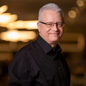 Headshot Arno Theiss