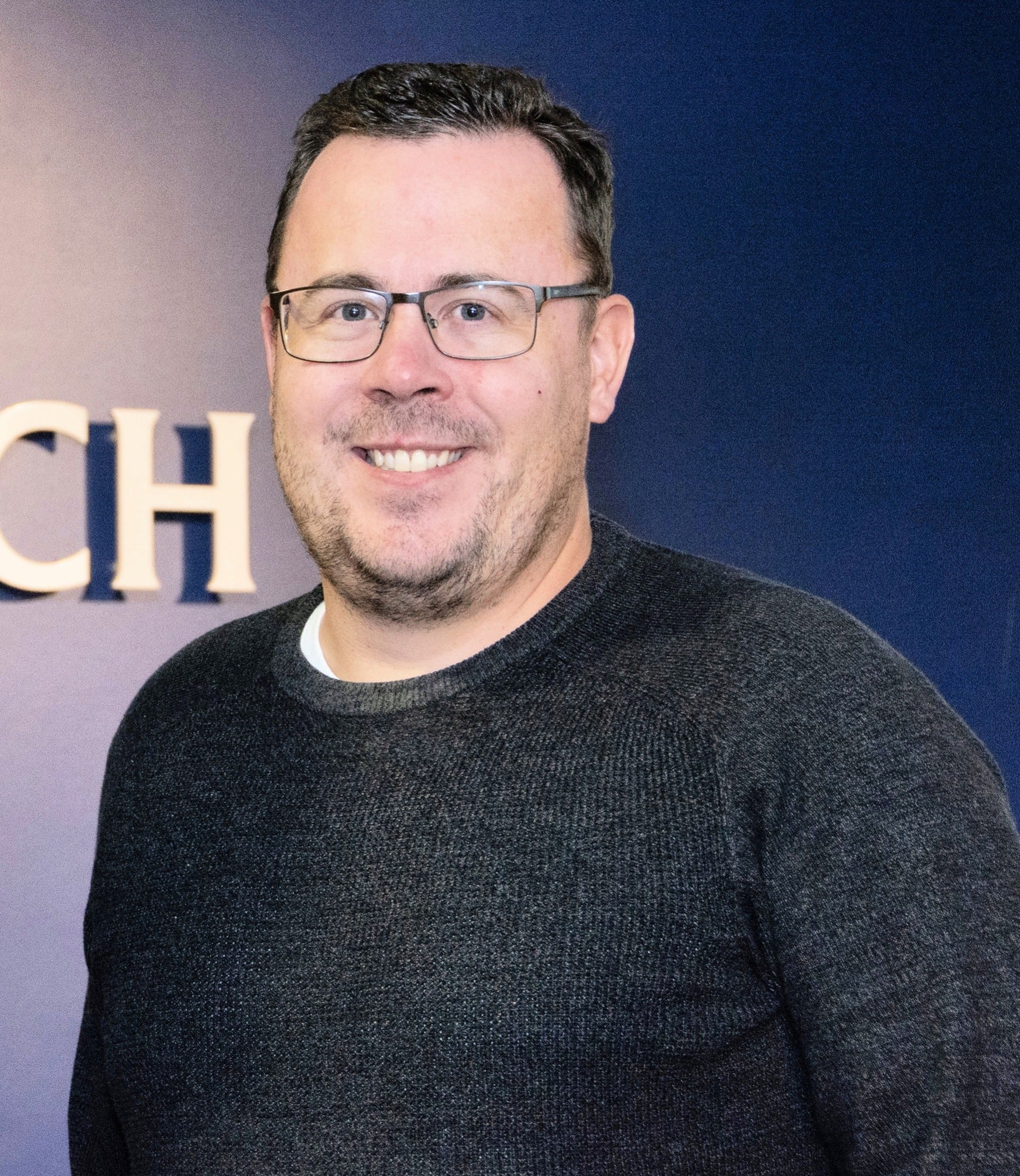 Headshot of Matthias Staubus