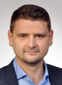 headshot_zvonimir-ivanetic_quarter