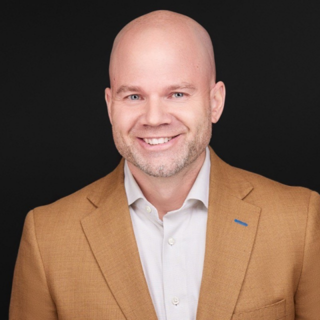 headshot for Adam Padracky for Software AG